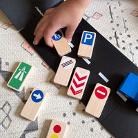 Waytoplay Road Blocks Set - Traffic Signs